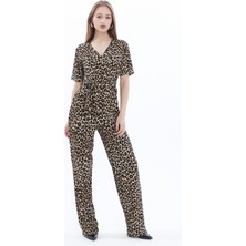 Penye Bizden Kadın Krep Beli Kemerli ve Fermuarlı Tulum-Leopar