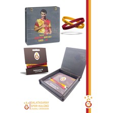 Galatasaray Orijinal Lisanslı Armanın Peşinde 2'li Bileklik Metin Oktay Baskılı Hediyelik Ahşap Kutulu