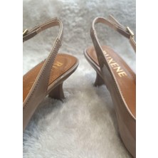 Royal Rugan Gold Toka Detaylı Kare Burun Topuk Dekolteli 5 cm Topuklu Ayakkabı
