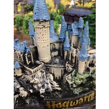 Harry Potter Hogwarts Cadılık ve Büyücülük Okulu Polyester Figür