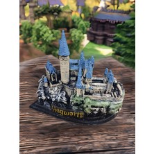 Harry Potter Hogwarts Cadılık ve Büyücülük Okulu Polyester Figür