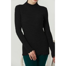 Vegenze Kadın Siyah Kol ve Yaka Ucu Dantel Fırfır Detay Yarım Balıkçı Triko Kazak