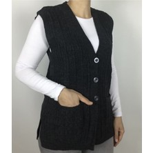 Önü Düğmeli Cepli Yünlü Kısa Anne Yelek