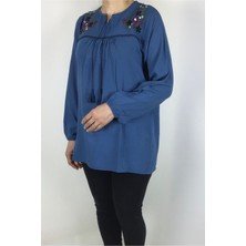 Kadın Yakası Bağcıklı Kolları Lastikli Nakışlı Viskon Bluz