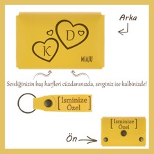 Miawiki Sarı Renk, Sevgilinizin Ismini ve Baş Harfini Kalbe Işleyin! Kişiye Özel Cüzdan & Anahtarlık Seti