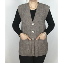 Önü Düğmeli Cepli Yünlü Kısa Anne Yelek