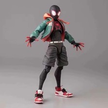 Mocho Miles Morales Örümcek Adam: Evden Uzakta (Yurt Dışından)
