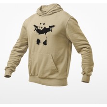 Terzili Giyin Elinde Tarayıcı Silahlar Olan Panda Baskılı Kapüşonlu Sweatshirt