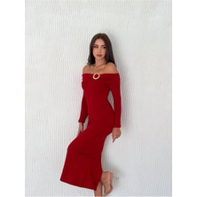Ateş Gibi Zarafet - Omuz Dekolteli Kırmızı Elbise