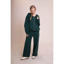 Afloow Muse Kadın Fermuarlı Kapüşonlu Yeşil Sweatshirt – Sırt Baskılı, Oversize, Rahat Kesim, Tarz ve Şık Tasarım