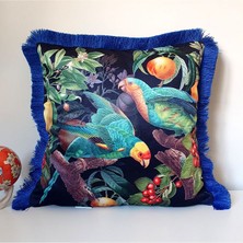 Decofav Egzotik Tropikal Papağanlar Tasarımlı Kadife Kırlent Kılıfı Saçak Detaylı