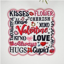 Sevgililer Günü Temalı Tipografi Tasarımlı Nakış Kenar Kumaş Kokteyl Peçetesi 1 Adet