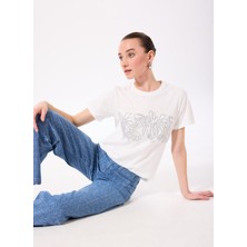 Comfort Kırık Beyaz Kadın Relaxed Taşlı T-Shirt FC5SL-TST0114