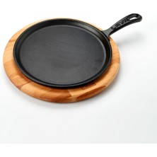 Lava Döküm Yuvarlak Pizza Krep Pankek Tavası Döküm Demir Yekpare Saplı Kayın Servis Ahşabı Çap(Ø)20cm.