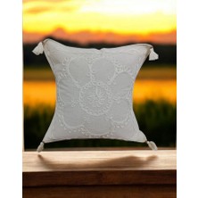 FELLUCİTEXTİLE Nakışlı Laseli Papatya Kırlent 43 x 43 2 Adet