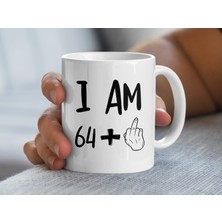 65. Doğum Günü Hediyesi - I Am 64 Plus Orta Parmak Komik Kupa - 65 Yaşında - 65 Yıldönümü Kupası