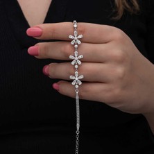 Caseras Gümüş Baget Çiçek Desenli Kadın Bileklik CSR2185498