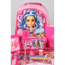 Barbie Dekomus Ile Yeni Sezon Lisanslı Barbıe'nin Kış Koleksiyonu Okul ve Kalem Çantası Ile Beslenme Kabı,matara Full Kırtasiye Seti