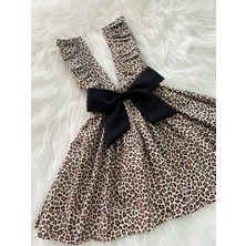 Eylülce Butik Kız Çocuk Leopar Fiyonklu Fırfır Askılı Salopet Elbise (Kumaştan Üretilmiştir.)