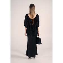 Çiçekli Bağcık Detaylı Bluz