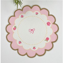 Decofav Çiçek Şeklinde Pembe Dekoratif Çiçek Baskılı Nakış Kenar Kumaş Kokteyl Peçetesi 1 Adet