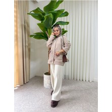 Aselim Hijap Moda Altın Detaylı Bej Teddy Ceket -Ikili Takım Zarif ve Modern