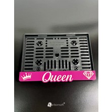 Motosikletiniz İçin Şıklık! Pembe "Queen" Pleksi Motosiklet Plakalığı