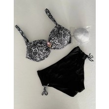 Kadın Siyah Taş Işlemeli Toka Aksesuarlı Bikini Takım HZL25S-LC3311