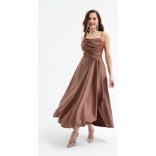 Kadın Kahverengi Volanlı Yırtmaçlı Saten Midi Boy Abiye & Mezuniyet Elbisesi