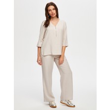 Faik Sönmez Yakası Fermuar Detaylı 3/4 Kol V Yaka Liyoselli Bluz S25BLZ009