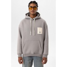 Etiket Detaylı Oversize Kapüşonlu Sweatshirt Gri