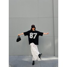 Kadın Siyah Dantel Nakışlı Oversize T-Shirt 29055