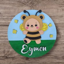 KIYIBUCAK Kişiye Özel Ahşap Kapı Süsü – Sevimli Arı Temalı