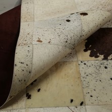 Krem ve Kahverengi Benekli Dana Derisi Patchwork Halı