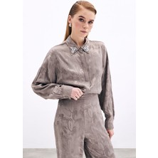 Sateen Yaka Aksesuarlı Desenli Gömlek - Vizon