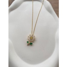 Herşey Var Burda Gold Kaplama Beyaz Zirkon Taşlı Kır Çiçeği Kolye 14 K Kaplama