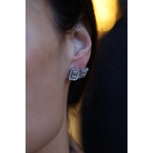 14 Ayar Altın Baget Taşlı Küpe