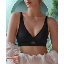 Eleanor Önü ve Yanı Dantel Detaylı Dikişsiz Lazer Kesim Ince Askılı V Yaka Hafif Destekli Sütyen