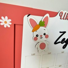 Woodenzoo Kişiye Özel Isimli 3D 12 Ay Sevimli Tavşan Temalı Ahşap Doğum Günü Anı Panosu (Türkçe)