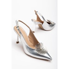 Kadın Abiye Stiletto Gümüş Rugan Metal Çiçek Aksesuarlı Galvaniz Ökçe Kaplamalı