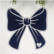 Decofav Kurdele Şeklinde Lacivert Beyaz Nakışlı Kumaş Kokteyl Peçetesi 1 Adet