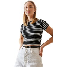 Caliente Kadın Bisiklet Yaka Çizgili Esnek Pamuklu Crop T-Shirt
