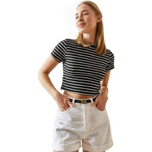Caliente Kadın Bisiklet Yaka Çizgili Esnek Pamuklu Crop T-Shirt
