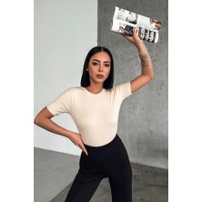 Lisinya Rahat ve Şık Kısa Kollu Bisiklet Yaka Likralı Viskon Penye Body Bej ( Lisinya )