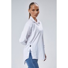 Emmas Clothing Yan Düğme Detaylı Asimetrik Kesim Beyaz Kadın Gömlek