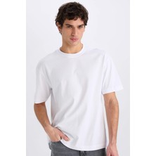 DeFacto %100 Pamuk Oversize Geniş Kalıp Bisiklet Yaka Basic Düz Kısa Kollu Beyaz Tişört E6885AXNS
