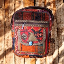 DEHNA El Dokuma Kilim Desenli Omuz Çantası – Eşsiz ve Şık Tasarım Midi (En: 20CM, Boy: 24CM, Genişlik: 8cm)