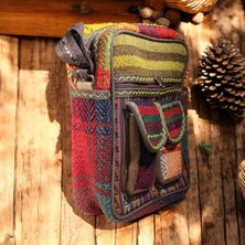 DEHNA El Dokuma Kilim Desenli Omuz Çantası – Eşsiz ve Şık Tasarım Çift Cep (En: 25CM, Boy: 25CM, Genişlik: 7cm)