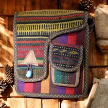 DEHNA El Dokuma Kilim Desenli Omuz Çantası – Eşsiz ve Şık Tasarım Tek Cep (En: 20CM, Boy: 23CM, Genişlik: 6cm)