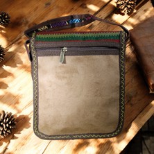 DEHNA El Dokuma Kilim Desenli Omuz Çantası – Eşsiz ve Şık Tasarım Tek Cep (En: 20CM, Boy: 23CM, Genişlik: 6cm)